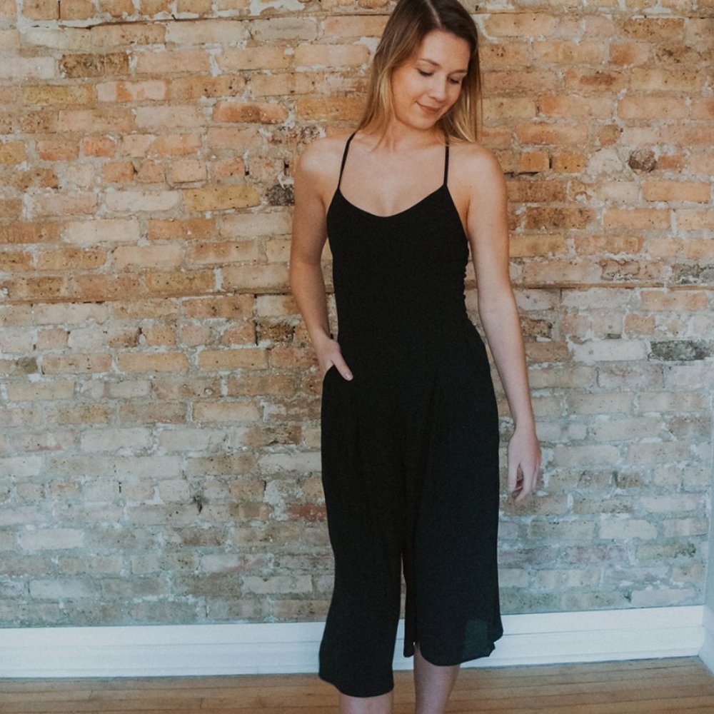 NWT Pocketed open back jumpsuit
